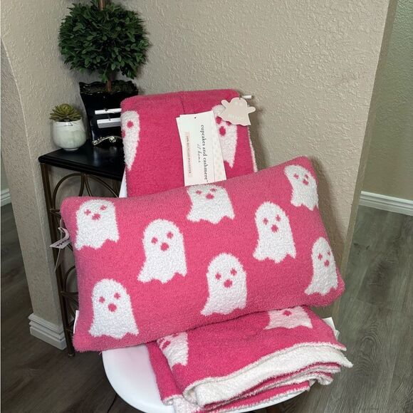 Cupcakes and cashmere halloween pink ghost throw blanket and pillow - Picture 3 of 5